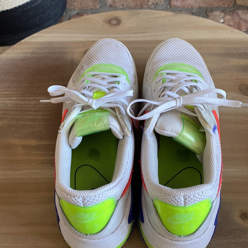 NIKE AIR MAX EXCEE AMD, mens size 8 - Picture 4 of 6